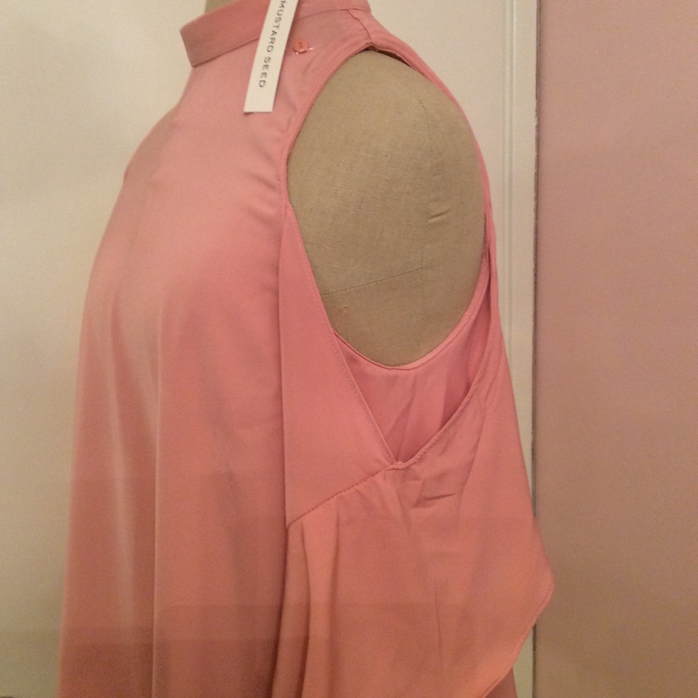 Brand new cold shoulder - Picture 4 of 6